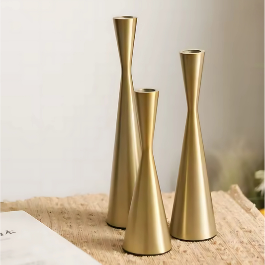 Ljusstakar i guldfärg – 3-set med modern och elegant design