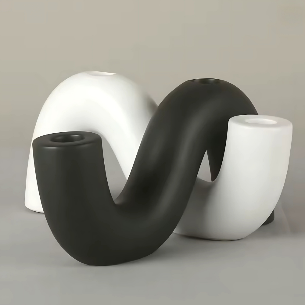 Skulptural Ljusstake – Modern Design i Svart eller Vit