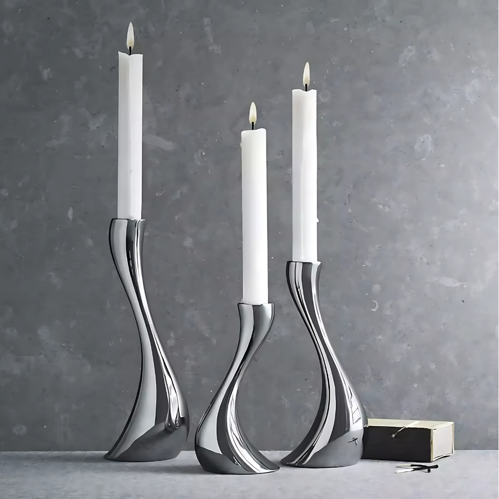 Elegant Vriden Ljusstake i Silver – 3 Storlekar – Modern Design för Heminredning
