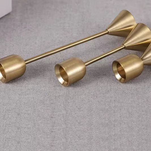 Guldfärgade Ljusstakar – 3-pack med Elegant Skandinavisk Design