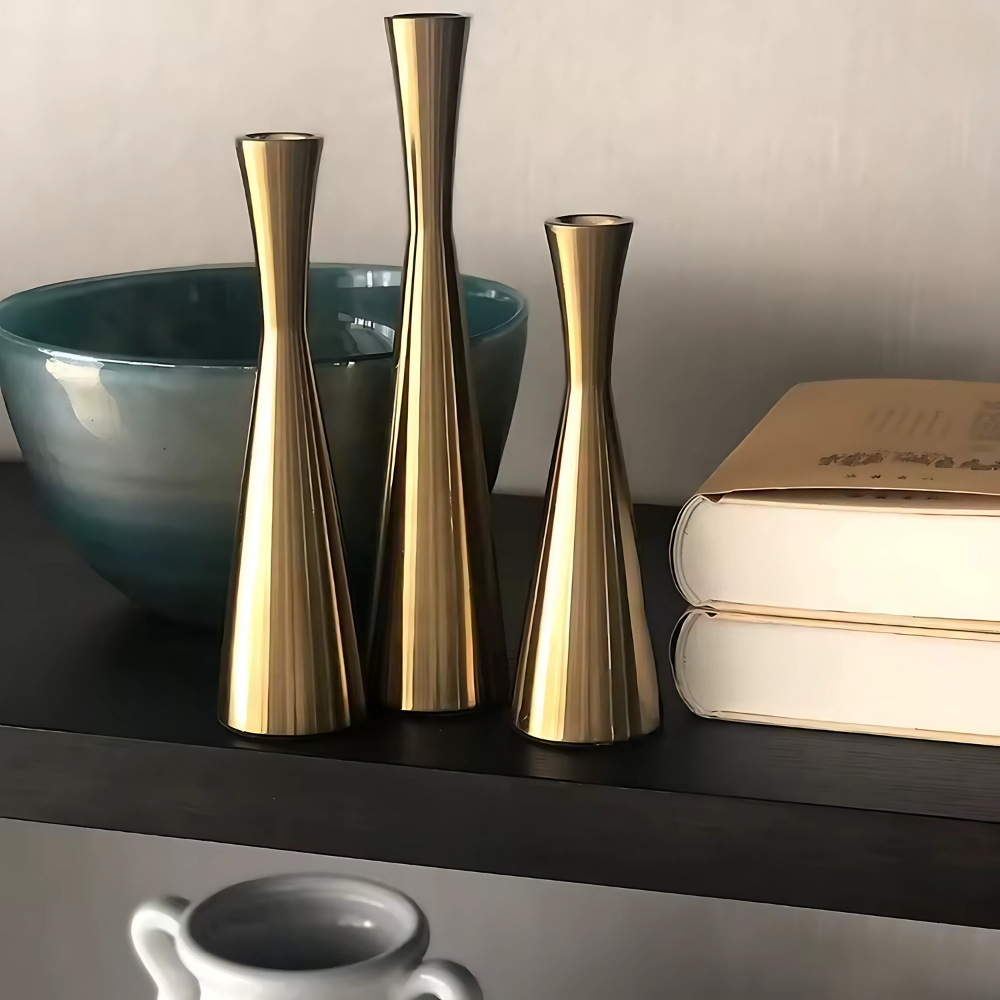 Ljusstakar i guldfärg – 3-set med modern och elegant design