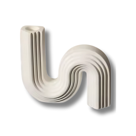 “Curve Ljusstake – Skulptural ljusstake i modern design (Svart/Vit)”