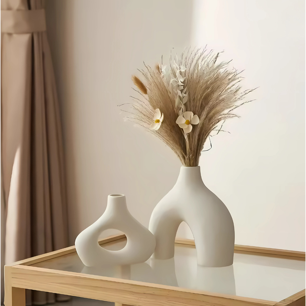 Skulptural Dekorvas i Keramik – Vit eller Svart – Modern Designvas i 2 Storlekar