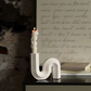 “Curve Ljusstake – Skulptural ljusstake i modern design (Svart/Vit)”